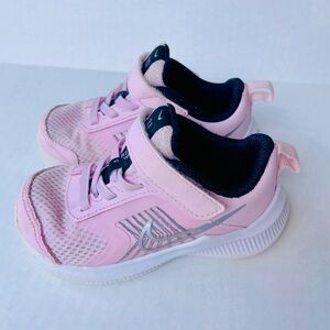 NIKE Downshifter Rebel Sneakers black petal pink toddler sz 7